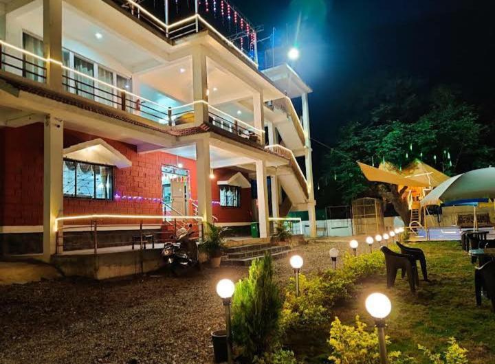 Hotel Sunshine Sea View Alībāg Exterior foto
