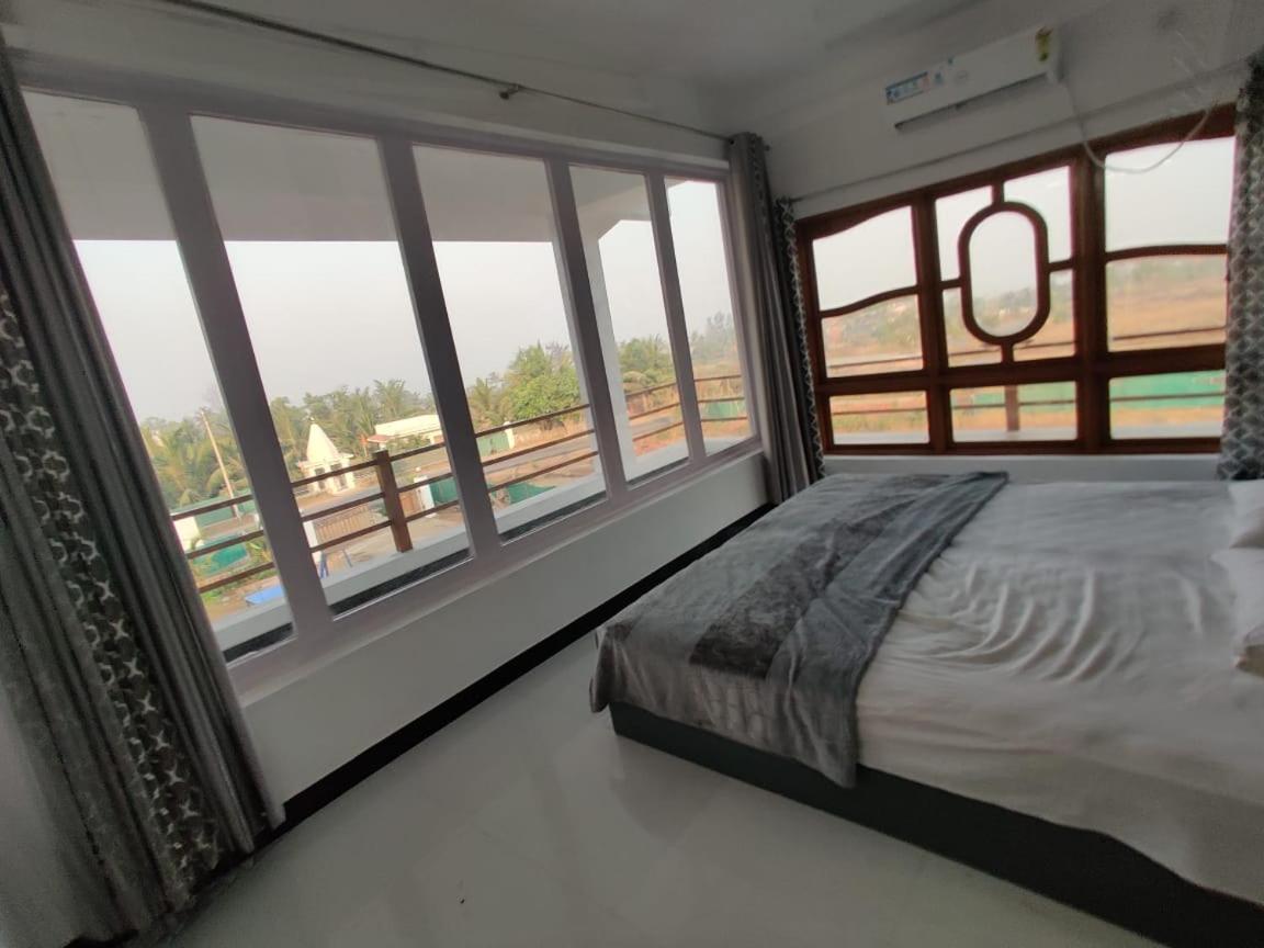Hotel Sunshine Sea View Alībāg Exterior foto